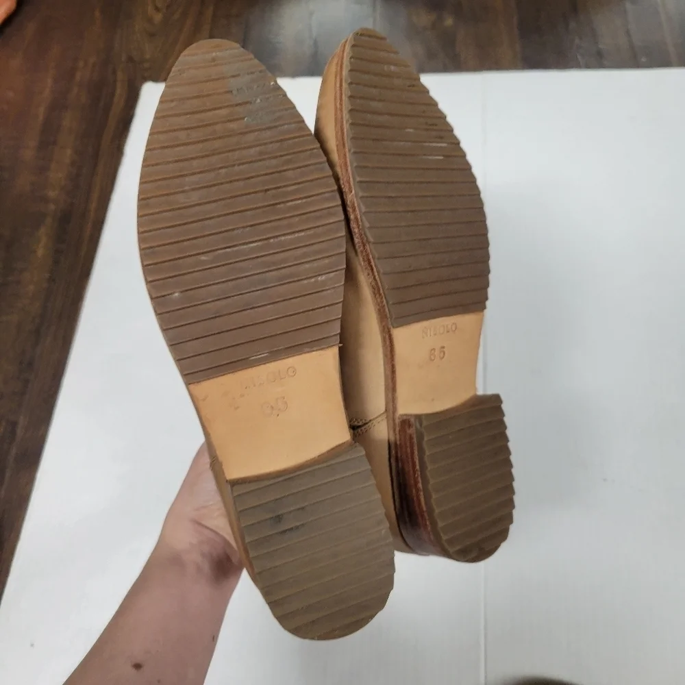 Nisolo Everyday Chelsea Boot Suede Sand Size 8.5